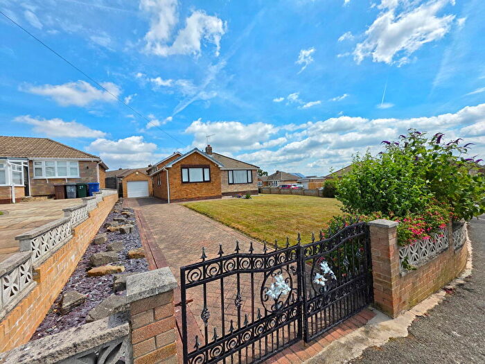 2 Bedroom Detached Bungalow For Sale In Clough Fields Road, Hoyland, Barnsley, S74