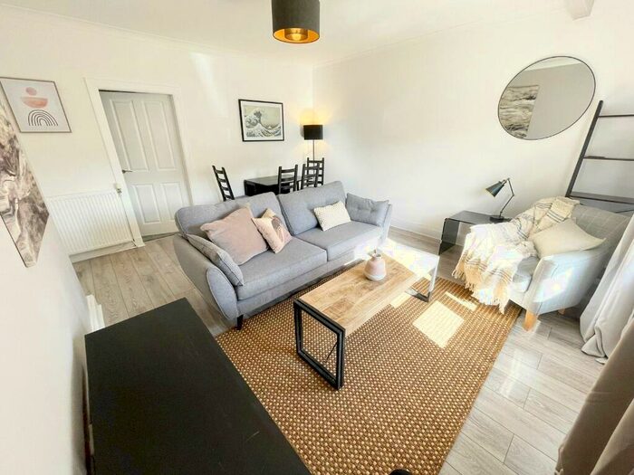 2 Bedroom Flat To Rent In Avonspark Street, Springburn, Glasgow, G21