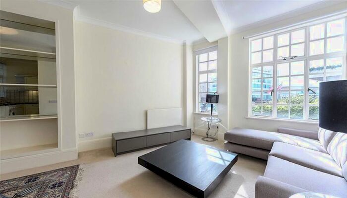 5 Bedroom Flat To Rent In Park Road, St John's Wood, London, NW8