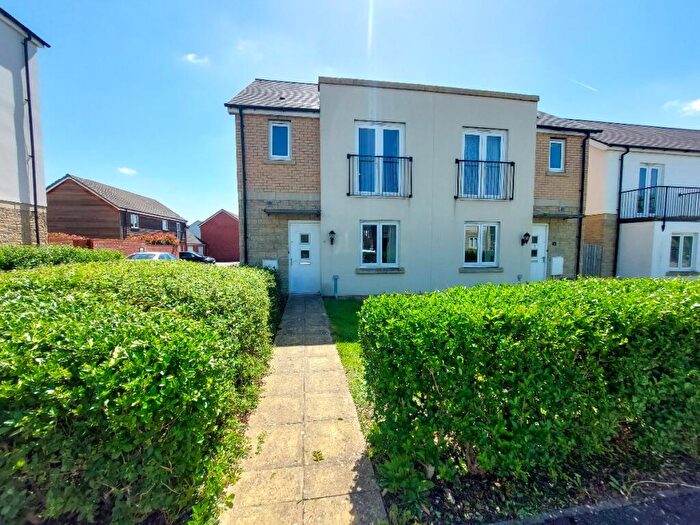 3 Bedroom Semi-Detached House To Rent In Greenacres, EX2