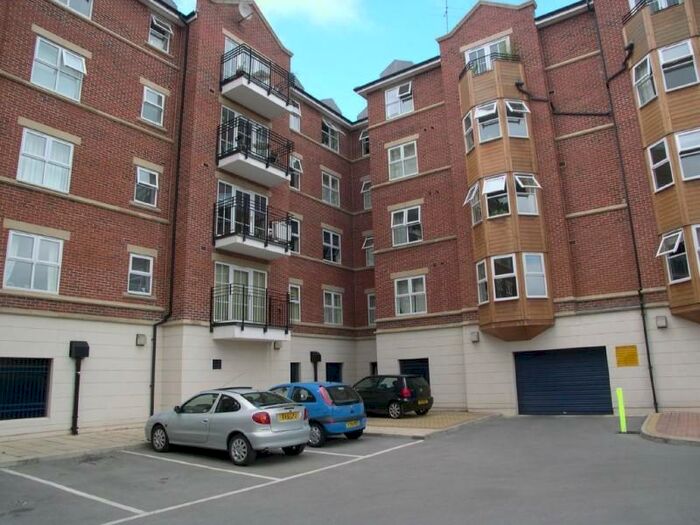 2 Bedroom Apartment To Rent In Carisbrooke Road, Leeds, West Yorkshire, LS16