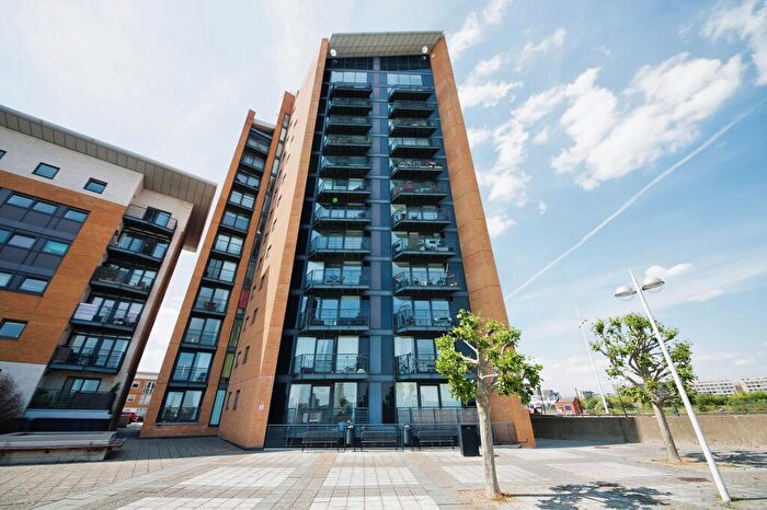 2 Bedroom Flat To Rent In Sunderland Point, Hull Place, Gallions Point, London City Airport, London, E16