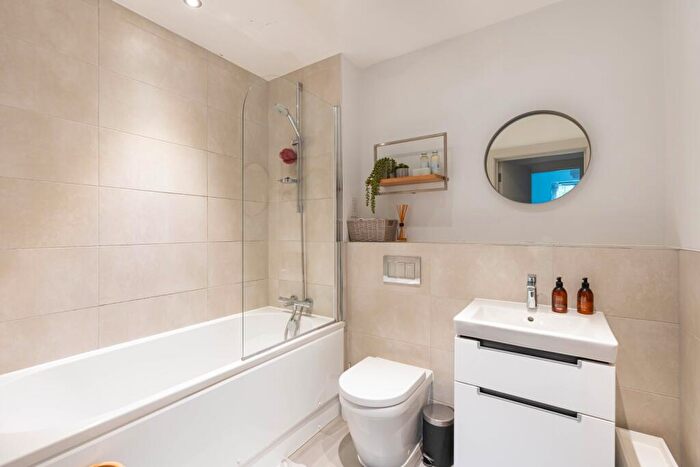 1 Bedroom Flat To Rent In The Heights, Cumnor Hill, Oxford, OX2