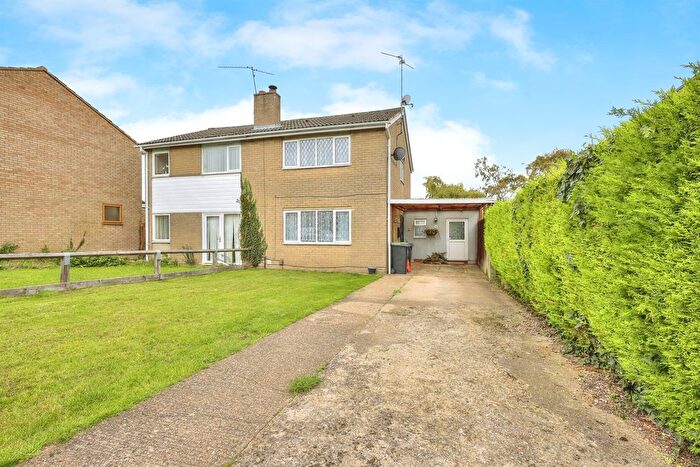 3 Bedroom Semi Detached House For Sale In Miller Street, Raunds, Wellingborough, NN9