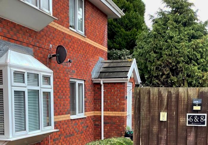 2 Bedroom Flat To Rent In Glossop Terrace, Pencoed, Bridgend CF35