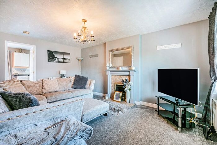 3 Bedroom Detached House For Sale In Nethercroft, Barnsley, S75