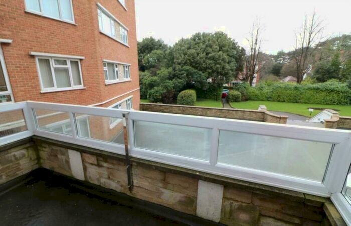 2 Bedroom Apartment To Rent In West Cliff, Bournemouth, BH4