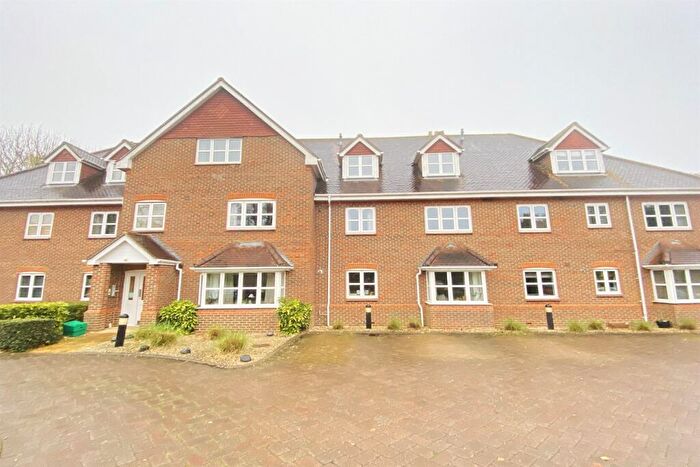 2 Bedroom Apartment To Rent In Sherfield On Loddon, RG27