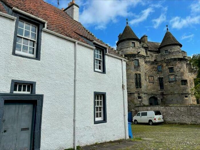 2 Bedroom Flat To Rent In Upper Flat, St Andrew's House, High Street, Falkland, Fife, KY15