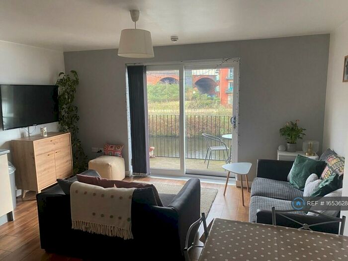 2 Bedroom Flat To Rent In Steele House, Salford, M5