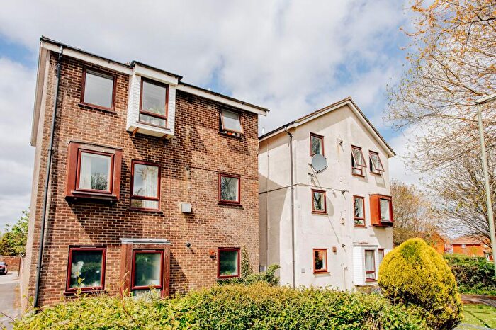 2 Bedroom Flat To Rent In Buckingham Walk, New Milton, BH25
