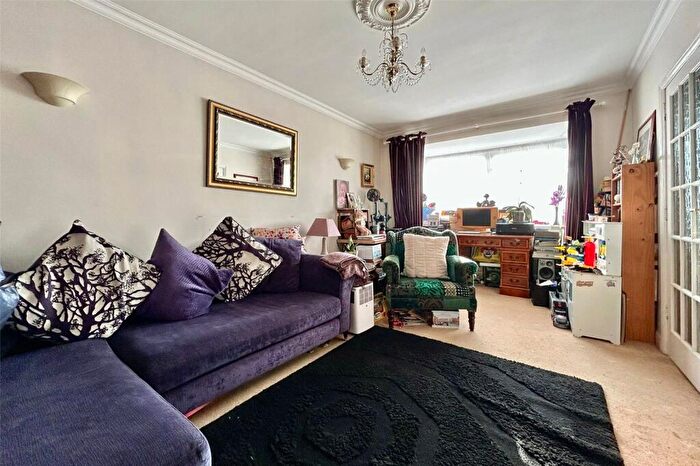 4 Bedroom Detached House For Sale In Coleford Bridge Road, Mytchett, Camberley, Surrey, GU16