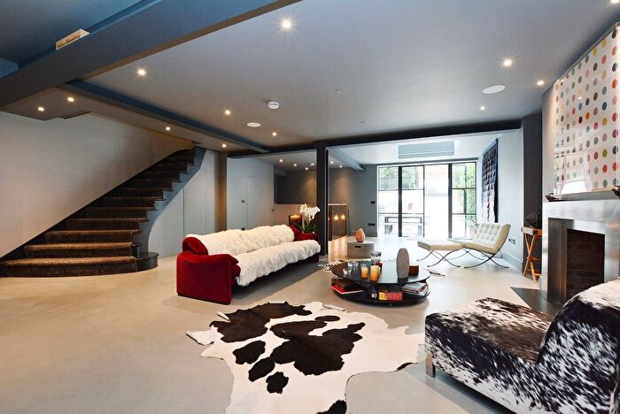 6 Bedroom Terraced House To Rent In Pembroke Gardens, Kensington, W8