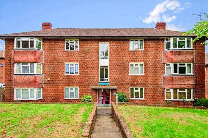 3 Bedroom Flat For Sale In Bromley Road, Shortlands, Bromley, BR2