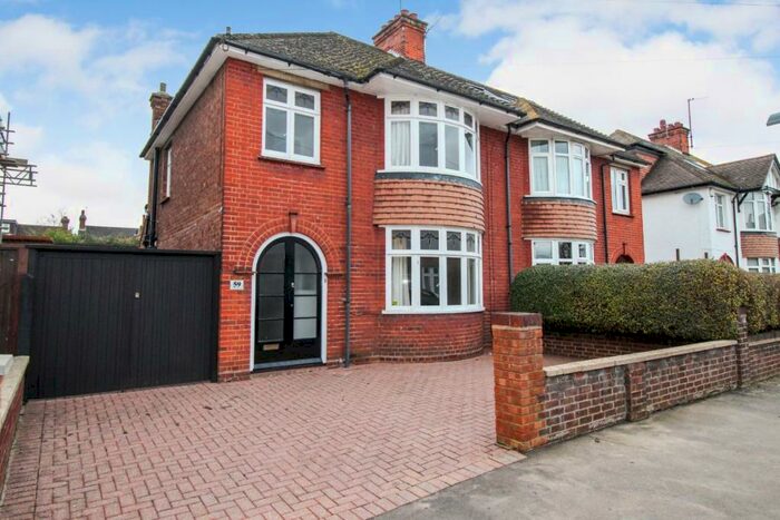 3 Bedroom Semi-Detached House To Rent In Greenshields Road, Bedford, MK40