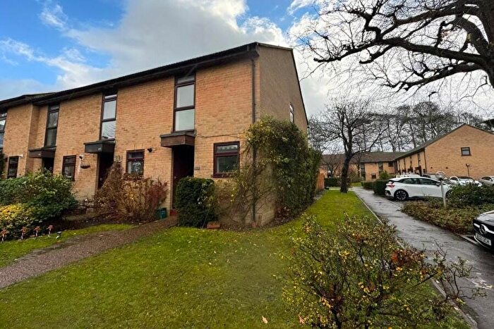 2 Bedroom End Of Terrace House To Rent In Knaphill, Woking, GU21