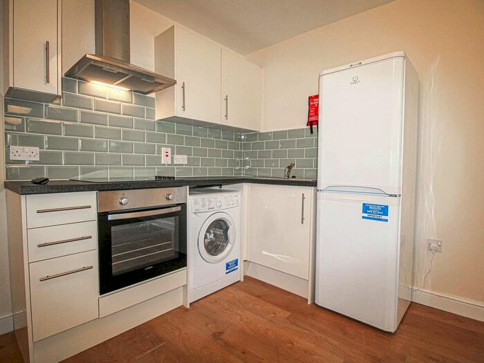 1 Bedroom Flat To Rent In East Parade, Harrogate, North Yorkshire HG1
