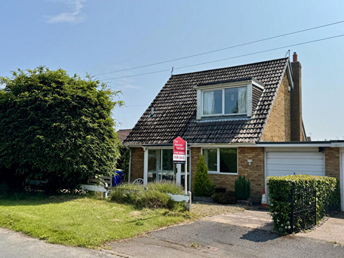 3 Bedroom Link Detached House For Sale In West Street, Leven, HU17