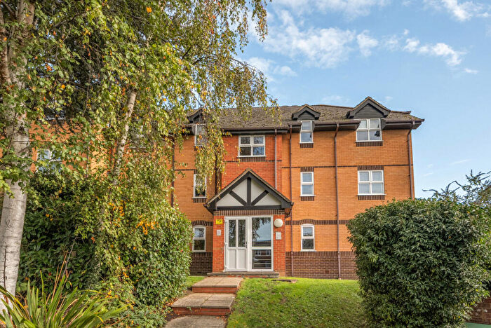 2 Bedroom Apartment For Sale In Waller Court, Caversham, Reading, Berkshire, RG4