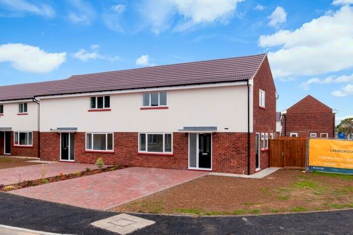 3 Bedroom Semi-Detached House To Rent In Spey Road Abingdon, OX13