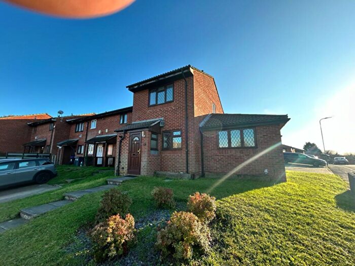 2 Bedroom End Of Terrace House To Rent In Sandpiper Way, Orpington, BR5