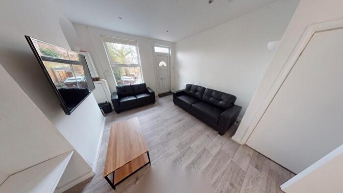 4 Bedroom Semi-Detached House To Rent In Cromwell Street, Nottingham, NG7