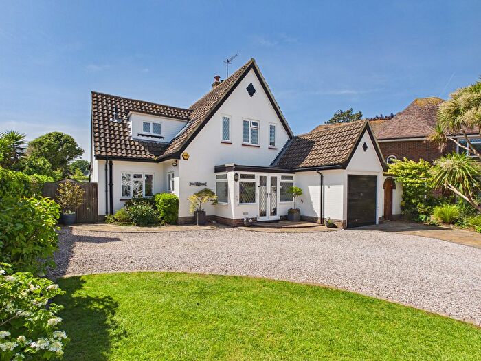 4 Bedroom Detached House To Rent In Arlington Close, Worthing, BN12