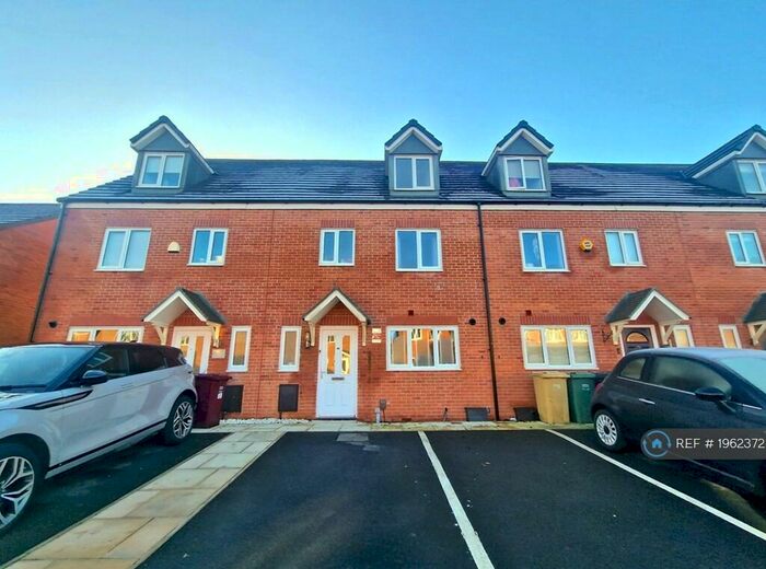 4 Bedroom Terraced House To Rent In Sky Lark Close, Lostock, Bolton, BL6