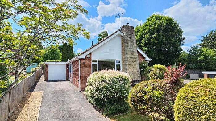 2 Bedroom Detached House For Sale In Knowle Crescent, Kingsclere, RG20