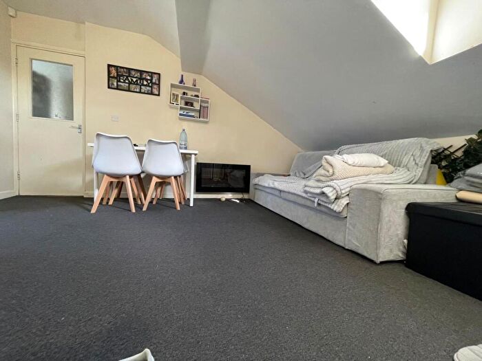 2 Bedroom Flat To Rent In Shireland Road, Smethwick, Sandwell, B66