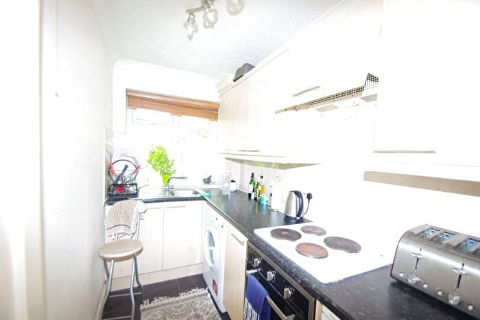 1 Bedroom Flat To Rent In Mussenden Court Qr, Watford, WD24