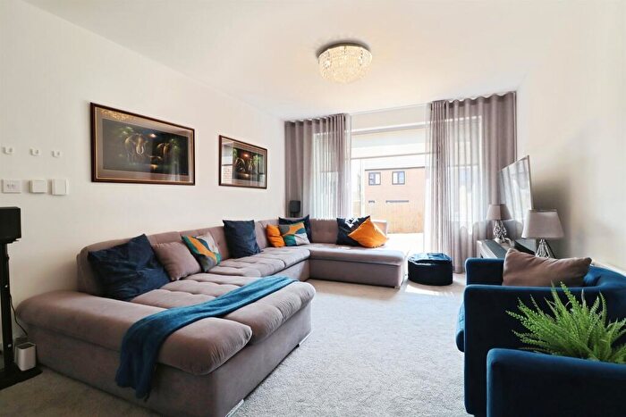 4 Bedroom Detached House For Sale In Tai Cae'r Castell, Rumney, Cardiff, CF3