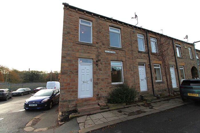 2 Bedroom Flat To Rent In Lowlands Road, Mirfield, WF14
