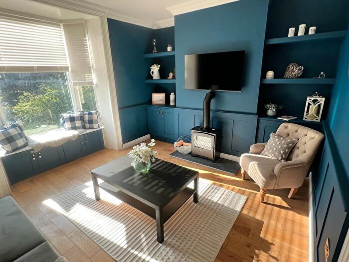 2 Bedroom Cottage To Rent In Dunford Road, Holmfirth, HD9