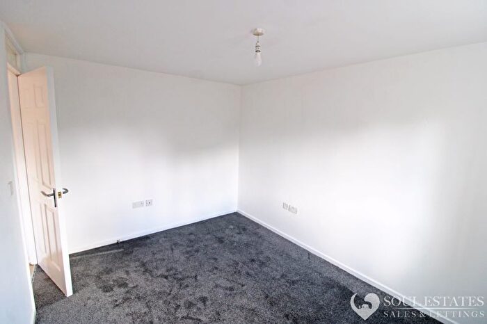 2 Bedroom Flat To Rent In Groveland Road, Tipton, DY4