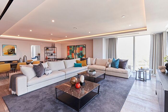 3 Bedroom Flat To Rent In Rochdale Road, Manchester, M4