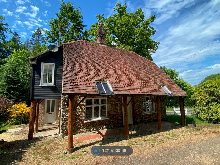 2 Bedroom Detached House To Rent In Berkhamsted Lodge, Berkhamsted, HP4