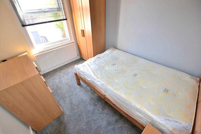 4 Bedroom Terraced House To Rent In Granby Gardens, Reading, RG1