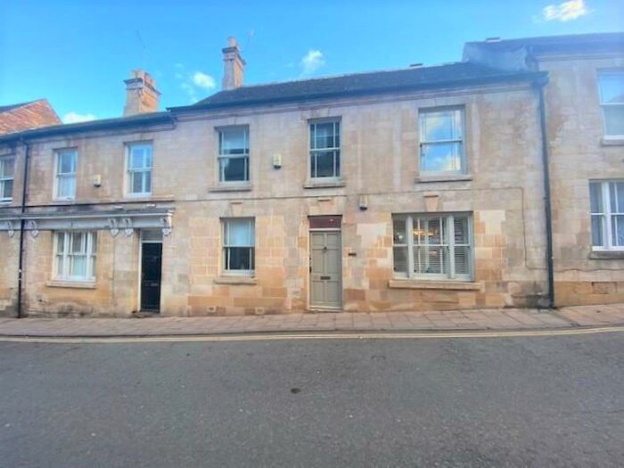 4 Bedroom House To Rent In All Saints Street, Stamford, PE9