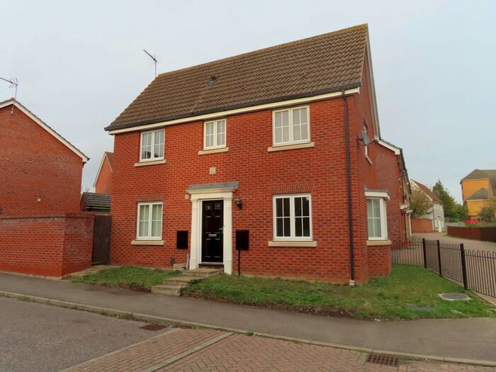 3 Bedroom Semi-Detached House To Rent In Goosander Road, Stowmarket, IP14