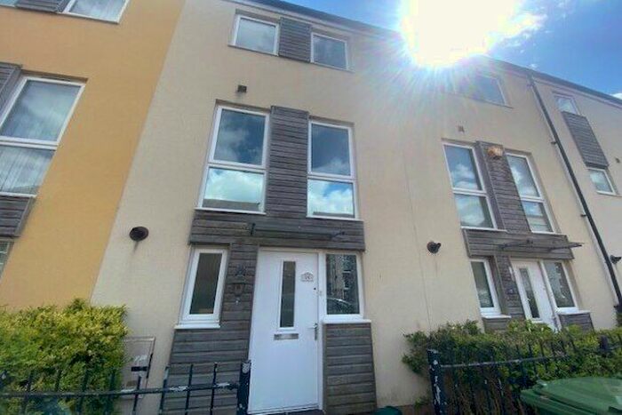 4 Bedroom Property To Rent In Wood Street, Bristol, BS34
