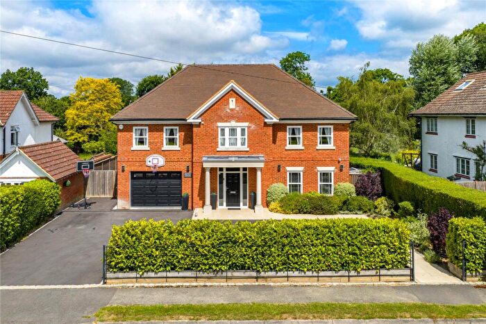 6 Bedroom Detached House For Sale In Avenue Road, Cranleigh, Surrey, GU6