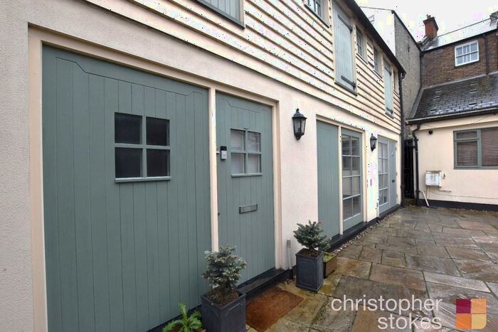 2 Bedroom Mews To Rent In Maidenhead Yard, Hertford, Hertfordshire, SG14