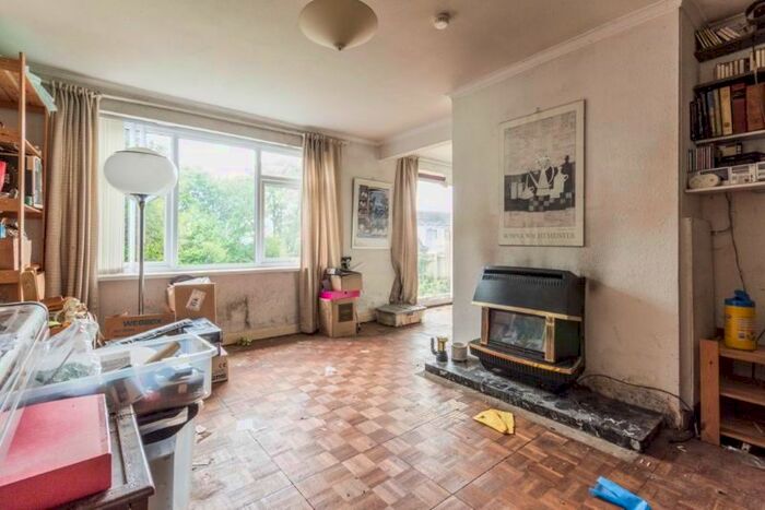 3 Bedroom Semi-Detached House For Sale In Malvern Close, Risca, Newport, NP11