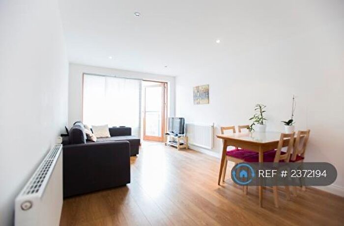 2 Bedroom Flat To Rent In Steward House, London, E3