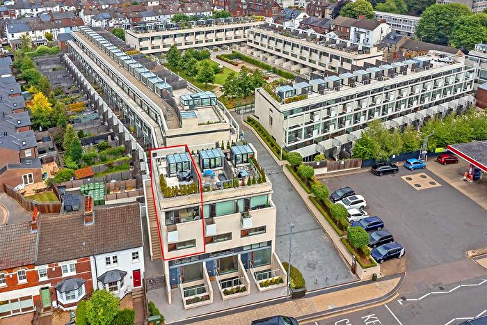 2 Bedroom Flat For Sale In London Road, St. Albans, AL1