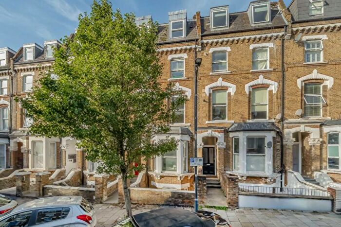 2 Bedroom Flat For Sale In St. Julians Road, Kilburn, NW6