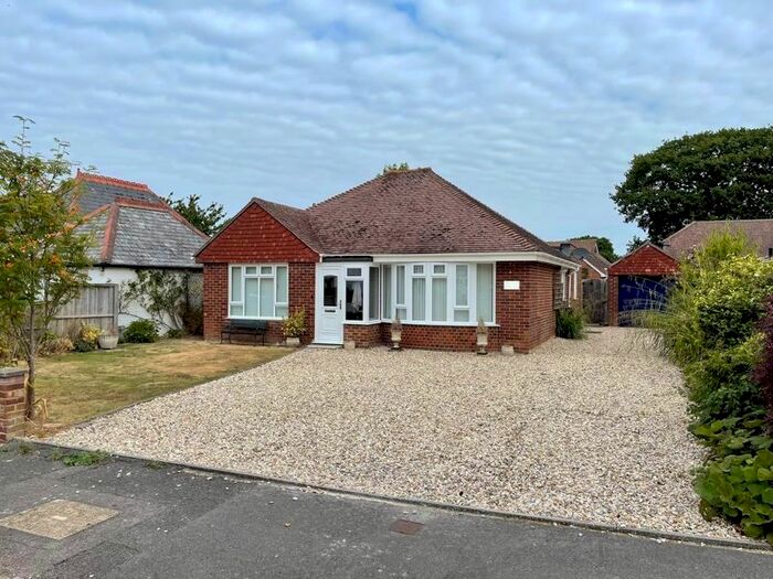 3 Bedroom Detached Bungalow To Rent In Park Road, Hayling Island, PO11