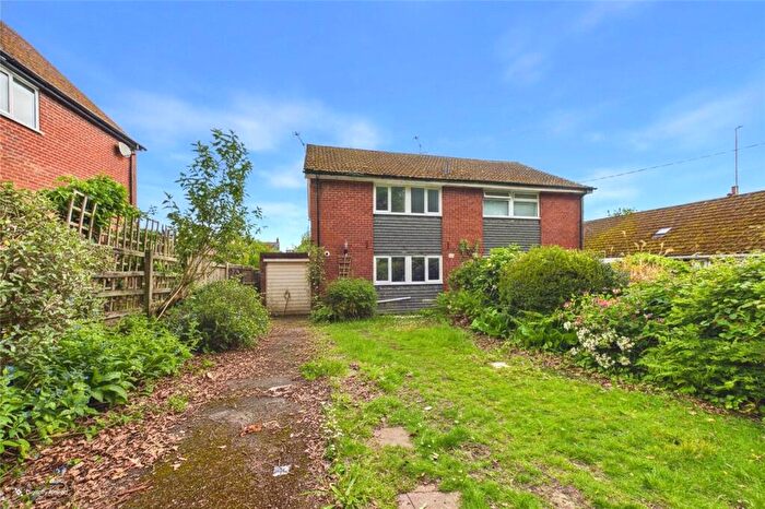 3 Bedroom Semi Detached House To Rent In Downlands, Summerlug, Mortimer, Reading, RG7