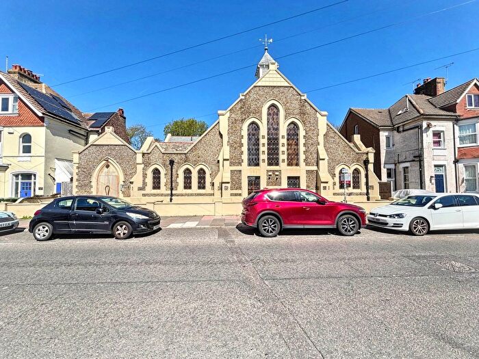 1 Bedroom Flat For Sale In Wickham Avenue, Bexhill-On-Sea, TN39